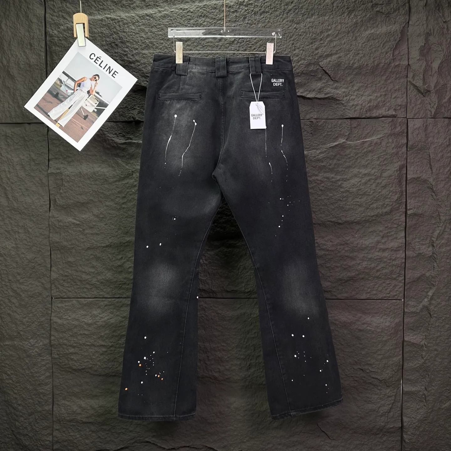 P250 GALLERY DEPT. 2026 New Retro Splashed Ink Splicing Couple Style Washed Loose Bootcut Jeans 🔥High Version🔥High Version🔥 Top Ceiling Quality Styles with different washed textures are very friendly to people with thin legs and thick legs. The bootcut version is very flattering to the leg shape. Moderate length that never goes out of style, easy and casual to match, basic styling for various styles, a must-have in the wardrobe! The fabric is stiff but also makes the upper body soft without losing texture. The washing process is even more perfect. It is a must-have item for everyone! ! ! Washed wheat, hang tag, pants label, three complete labels, color: black, size: 28, 30, 32, 34, 36 (five sizes)